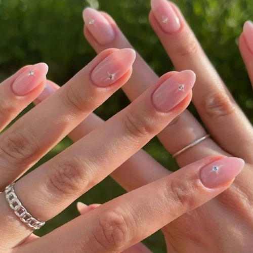 Маникюр&nbsp;